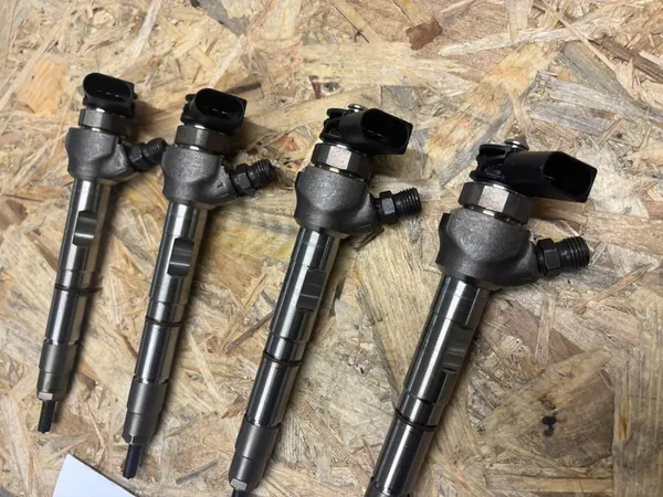 Iniettori AUDI A6 C8 2.0 TDI Set 4 pz OEM 05L130277M image 4