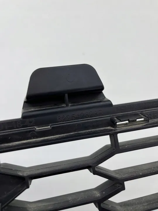 Griglia paraurti anteriore Dacia Sandero III 622542623R image 9