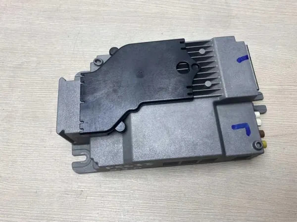 Amplificateur audio BMW OEM 5A2D558 - État utilisé image 2
