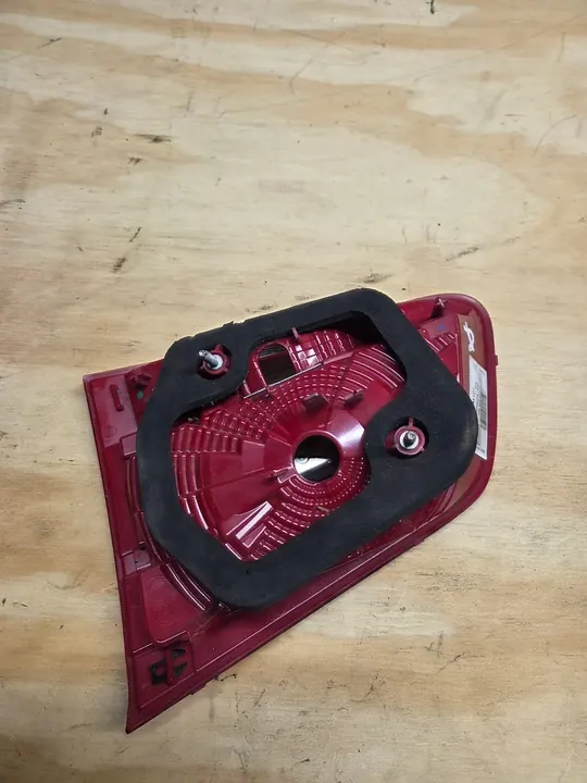 Luz trasera izquierda VW TOUAREG 7P6945093C image 2