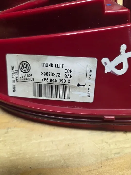 Luz trasera izquierda VW TOUAREG 7P6945093C image 3