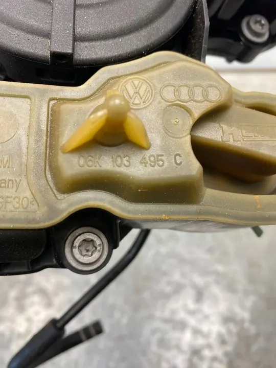 AUDI A4 B8 1.8 TFSI Öl-Luft-Trennsystem 06K103495C image 3