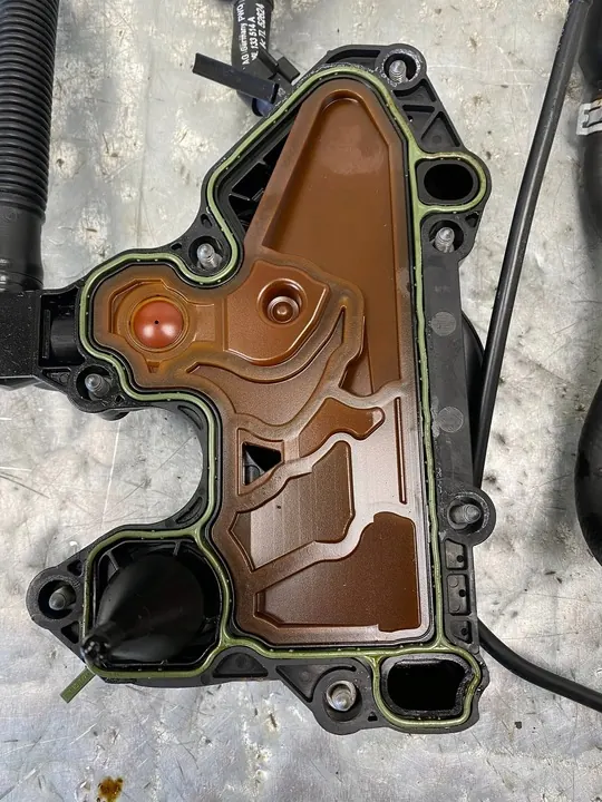 AUDI A4 B8 1.8 TFSI Öl-Luft-Trennsystem 06K103495C image 6