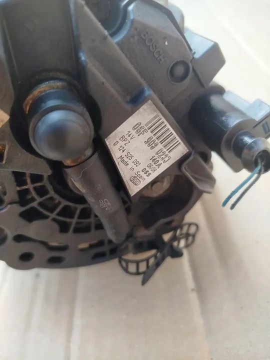 Vaihtovirtageneraattori Bosch A4 B7 2.0 TDI image 2
