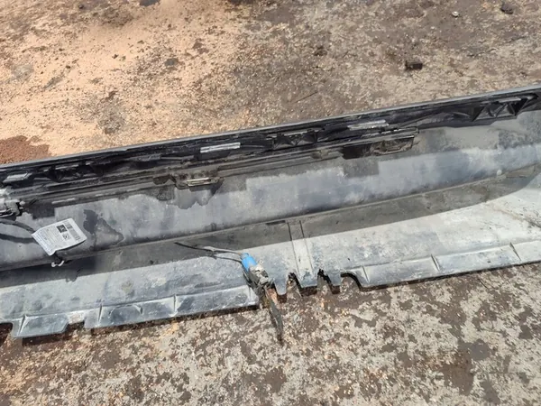 Panneau de garniture droit Mercedes GLE W167 image 4