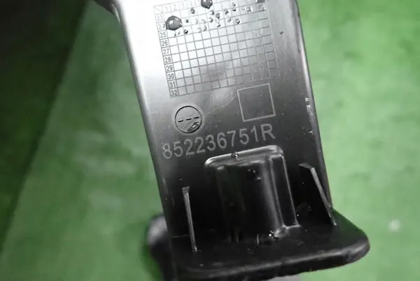 OEM 852236751R bakbalk för Renault Captur 2019- image 4