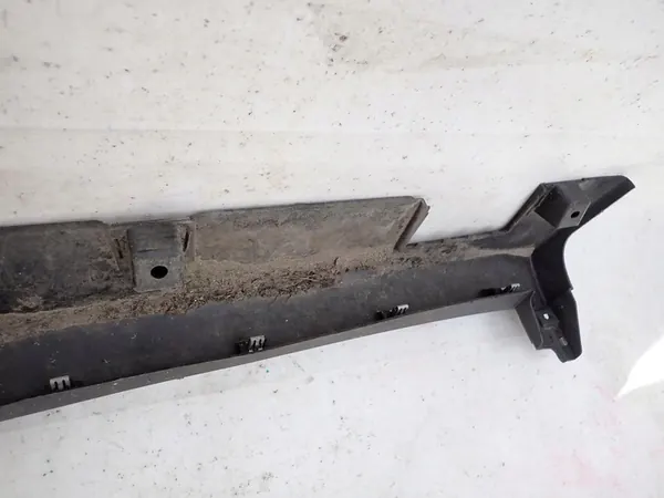 Tesla Model X Rechter Side Skirt 15-> OEM 1034219-00-B image 7