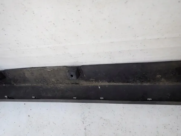 Tesla Model X Rechter Side Skirt 15-> OEM 1034219-00-B image 9