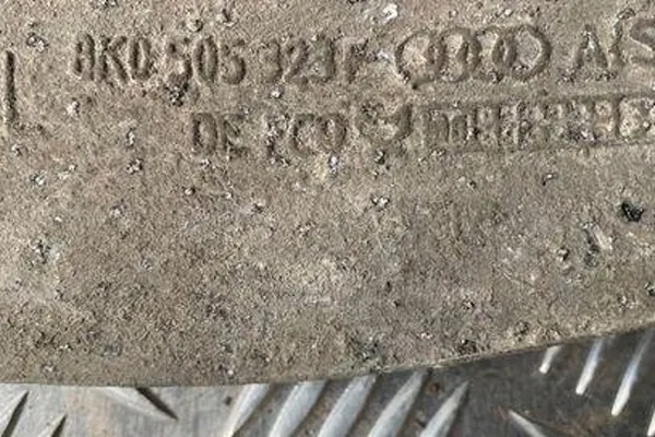 Braccio di controllo posteriore sinistro AUDI A4 (8K2, B8) 2.0L diesel image 2