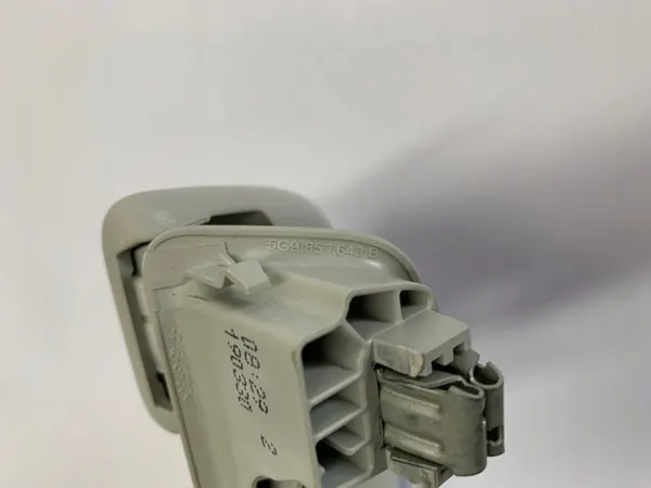 Poignée VW SKODA OEM 5G9857643A/B - Occasion image 6