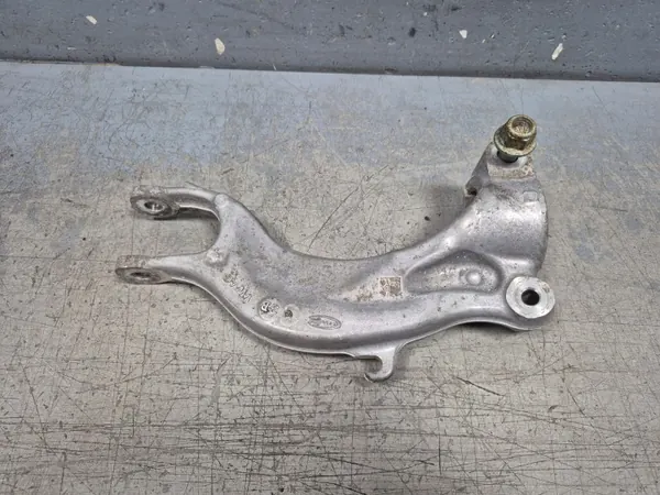 Oikea kiinnitystuki OEM 4M0413038 Audi e-tronille image 2