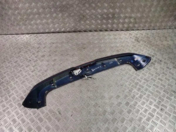 Spoiler coffre Buick Encore I 2019 OEM UTO20429 image 3