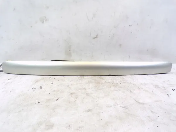 Toyota Avensis T25 Station Kofferbakklep Strip OEM image 2