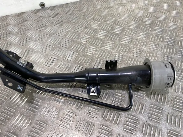 Subaru Forester polttoainetulppa OEM FBZ22161 - Käytetty image 5