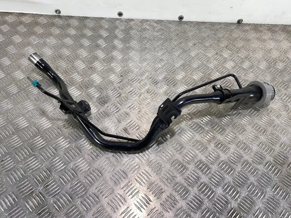 Subaru Forester polttoainetulppa OEM FBZ22161 - Käytetty image 6
