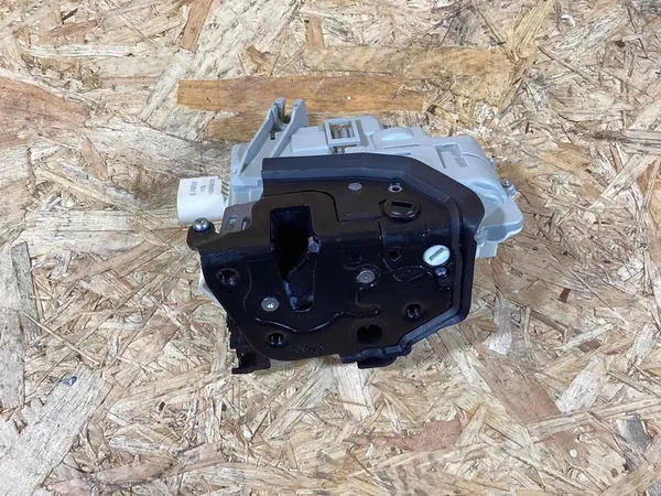 Bakdörrslås Höger Porsche Cayenne 9A783911600 image 2