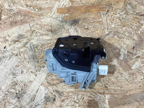 Bakdörrslås Höger Porsche Cayenne 9A783911600 image 3