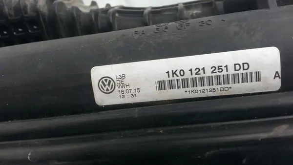 Kylfläkt VW Golf VI 1.6TDI Passat B7 1K0145928J image 8