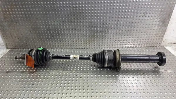 Oikea etupuoliakseli OEM S26372082 VW Transporter image 2