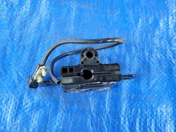 VOLVO S60 V40 II Främre Vänster Motorhuvslås Sensor OEM 31371016 image 4