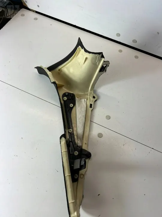 Audi A7 S7 4G 2013 Höger övre pelaröverdrag OEM 4G8867246 image 4