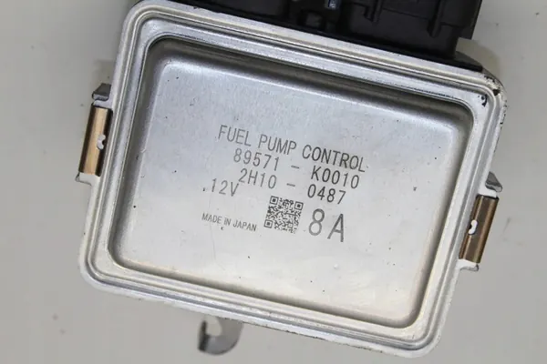 Controlador bomba combustible OEM 89571K0010 Toyota Yaris image 3