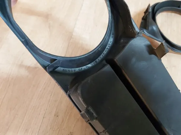 Tappo paraurti destro Toyota Corolla Verso II 52127-0F020 image 6