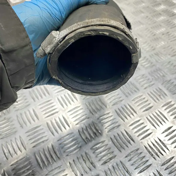 VOLVO XC60 I 2008-2016 Manguera de aire 2.4D 30792300 image 3