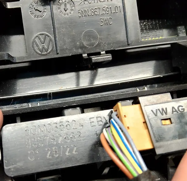 VW TIGUAN II 2023 2.0 TDI Takpanel 5GM035624 image 3