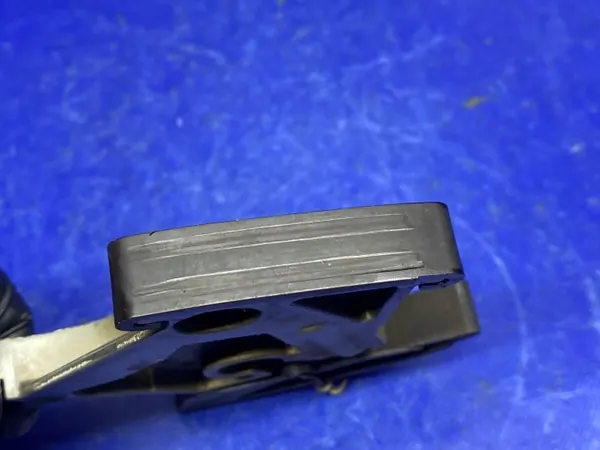 Tensor de correa OEM 06B115130A para VW Golf V image 4