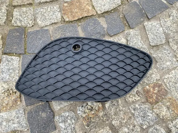 MERCEDES 253 GLC Grille de Pare-Chocs Avant Droite 2538850222 image 2