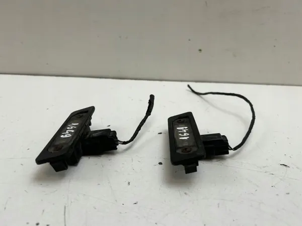 Luz de matrícula Ford Mustang OEM 8T5313543AA image 3