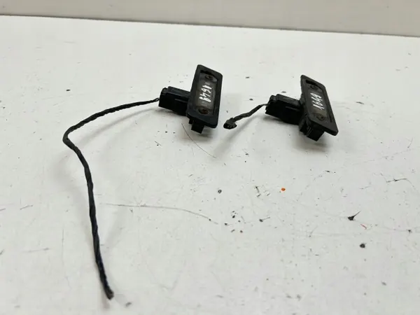 Luz de matrícula Ford Mustang OEM 8T5313543AA image 6