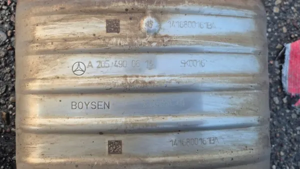 OEM 2054900614 Silenciador Central Mercedes W205 image 3