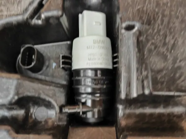 Scheibenwaschbehälter BMW OEM 7427885 7497094 - Gebraucht image 8