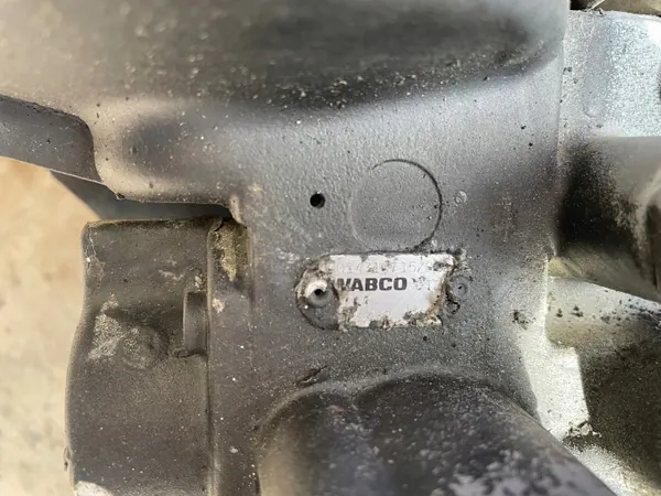 Secador de aire Wabco OEM 0014318715 Mercedes Atego image 4