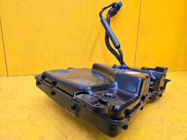 Tanque AdBlue Skoda Kodiaq OEM 5QF131877H - Usado image 4