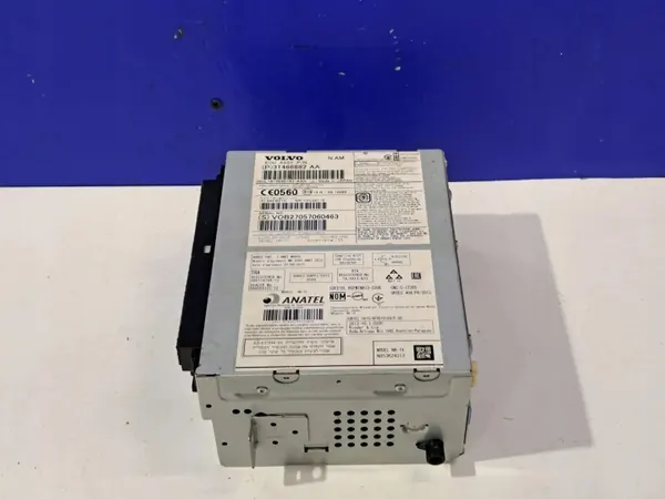 Changer CD Volvo OEM 31466882 pour S60 II 2.5L image 2