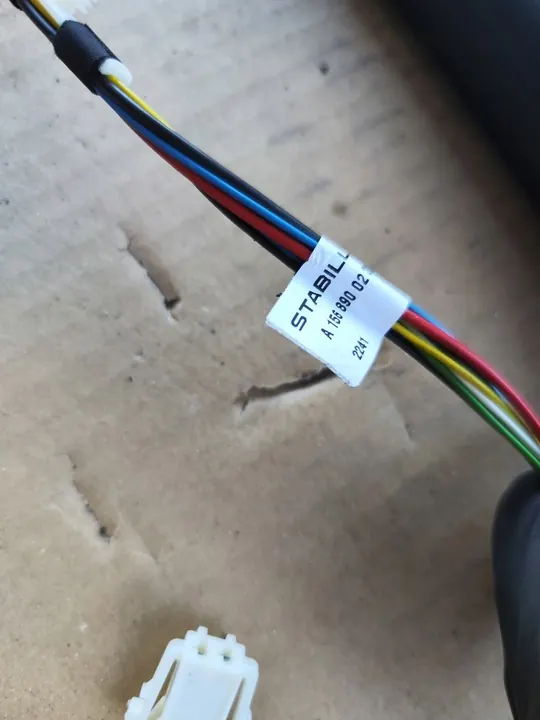 Lift Supports Mercedes W156 GLA A1568900230 image 2