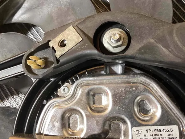 Kylarrubrik vänster sida Porsche 718 Cayman 982 image 10