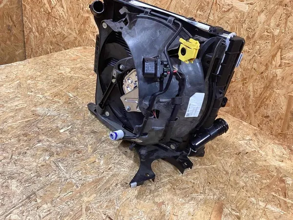 Kylarrubrik vänster sida Porsche 718 Cayman 982 image 7