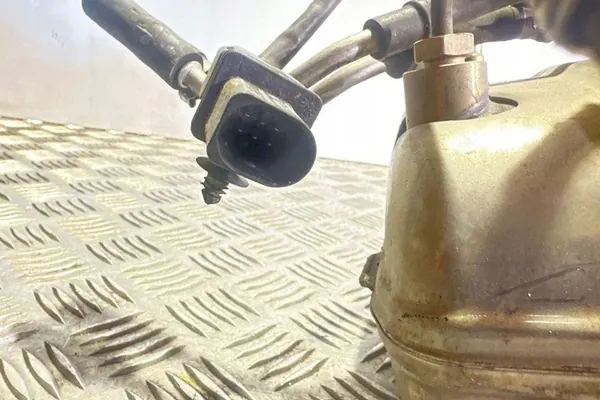 Catalisador VOLVO V70 III 2.0L diesel 2011 OEM image 7