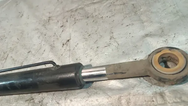 Gebrauchter MAN TGL Kabinenhebezylinder - OEM Teil image 3