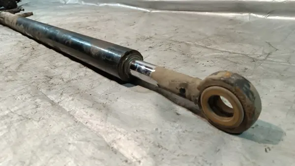 Gebrauchter MAN TGL Kabinenhebezylinder - OEM Teil image 6