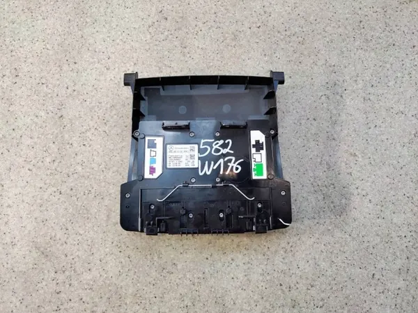 OEM A0009000702 Plafonnier Mercedes Classe A W176 image 3