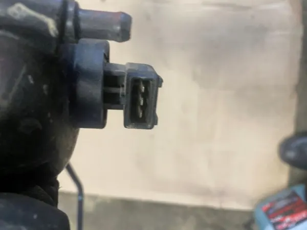Boîtier filtre à carburant OEM 235514822 pour Ducato image 7