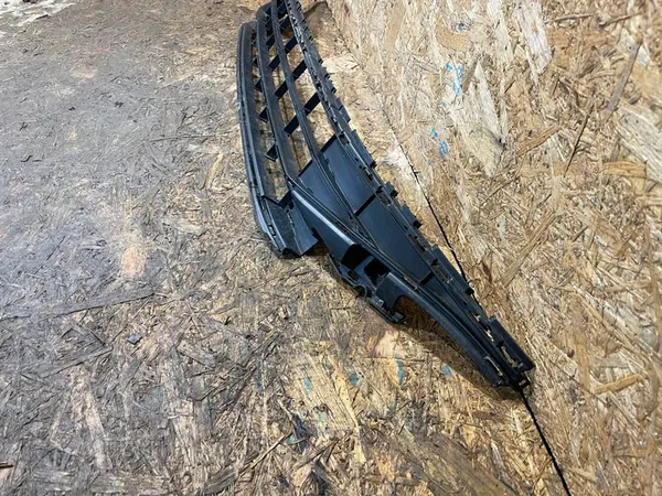 VW Passat B8 Lift 19-23 Griglia Inferiore Paraurti Anteriore image 3