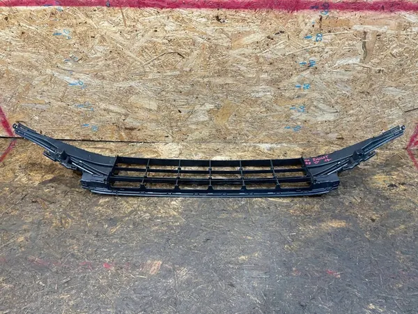 VW Passat B8 Lift 19-23 Griglia Inferiore Paraurti Anteriore image 5