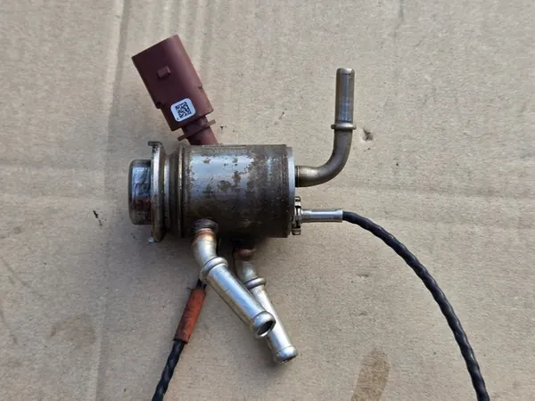 VW T6.1 Tuyau d'injecteur AdBlue 7LA131113B image 2