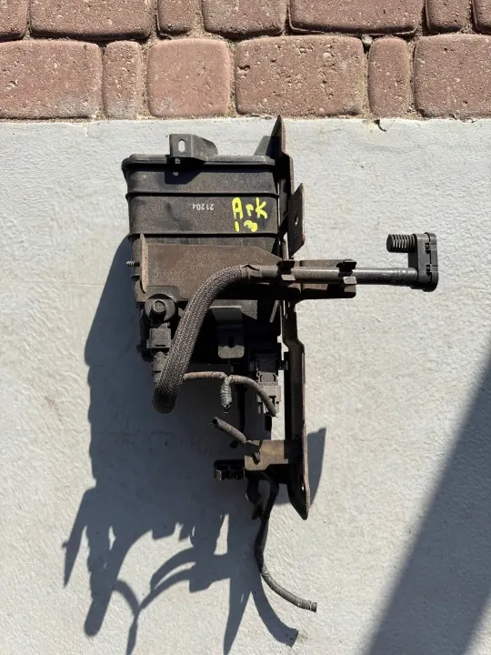 OEM 149501471R Koolstoffilter bevestiging Renault Arkana image 2